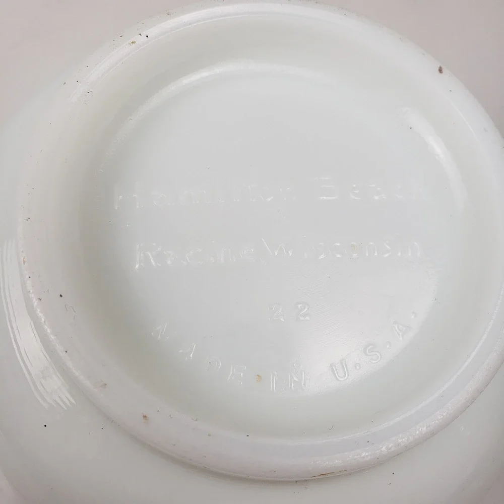Hamilton Beach Model G Small‎ Milk Glass Mixing Bowl White Ribbed With Spout